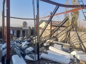 تخریب ساختمان غیرمجاز نیمه کاره در اتابک کتی جان یک نفر را گرفت