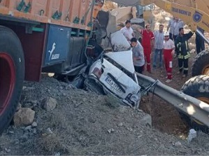 تصادف زنجیره ای در آبسرد با ۲۴ مجروح و ۳ فوتی